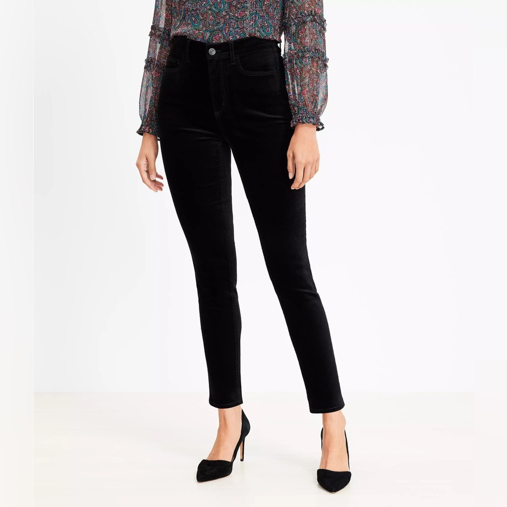 NWT Loft Black Velvet Skinny Pants (Size 29; Regular)